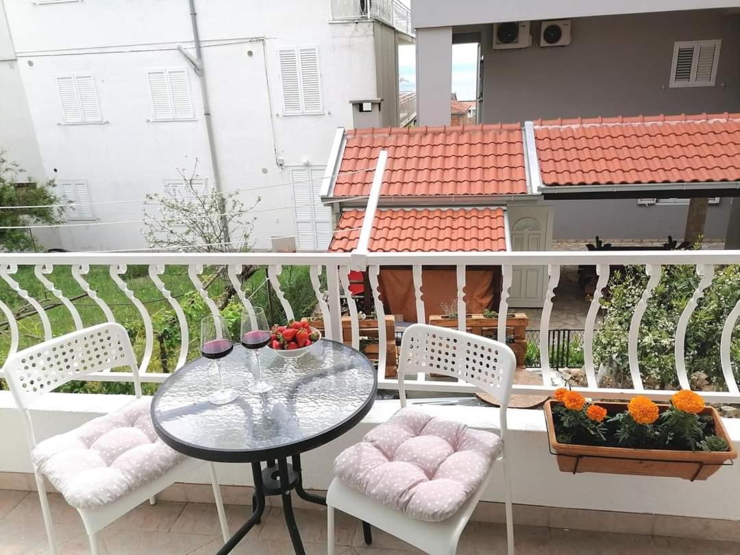 Apartman Komadina Hotel Makarska Ngoại thất bức ảnh